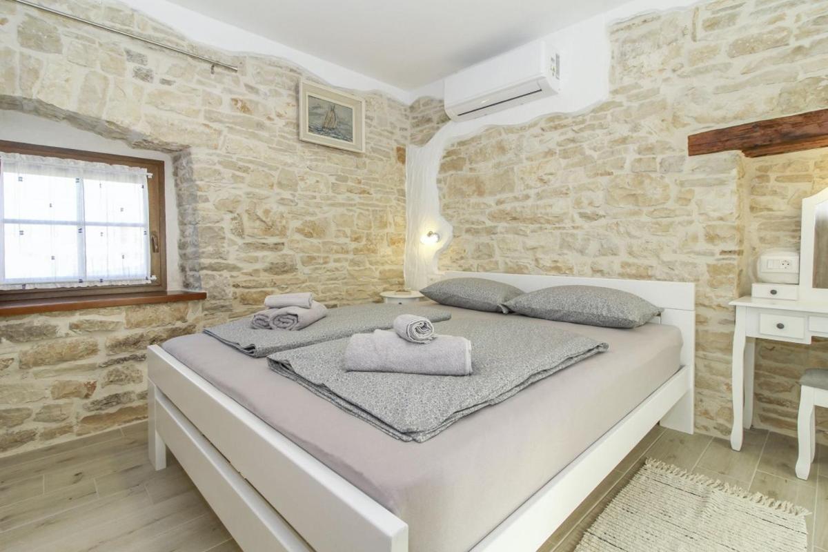 Villa Olea In Barat - Haus Fuer 6-8 Personen Канфанар Экстерьер фото