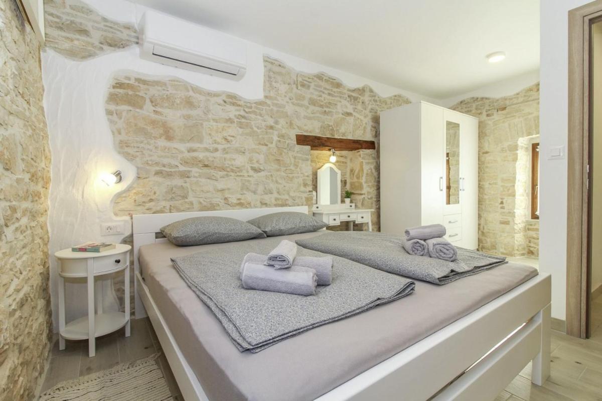 Villa Olea In Barat - Haus Fuer 6-8 Personen Канфанар Экстерьер фото