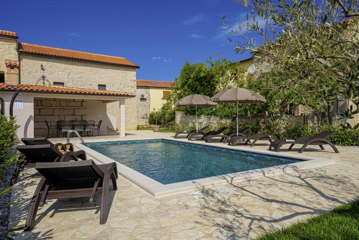 Villa Olea In Barat - Haus Fuer 6-8 Personen Канфанар Экстерьер фото