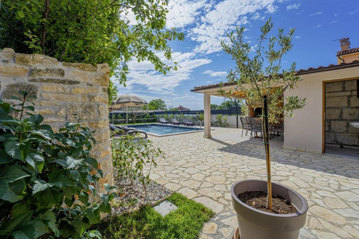 Villa Olea In Barat - Haus Fuer 6-8 Personen Канфанар Экстерьер фото